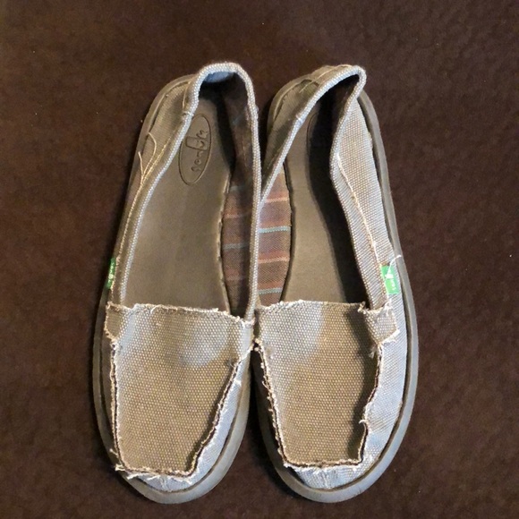 sanuk type shoes